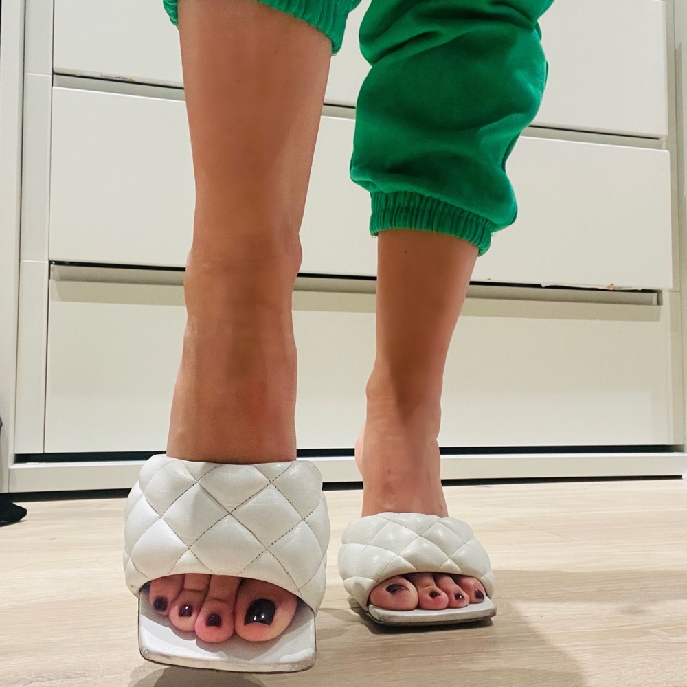 Bottega Veneta white heels size 8